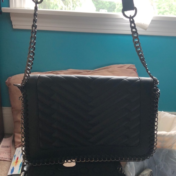 Quilted Bag with Chain Detail - Picture 2 of 2